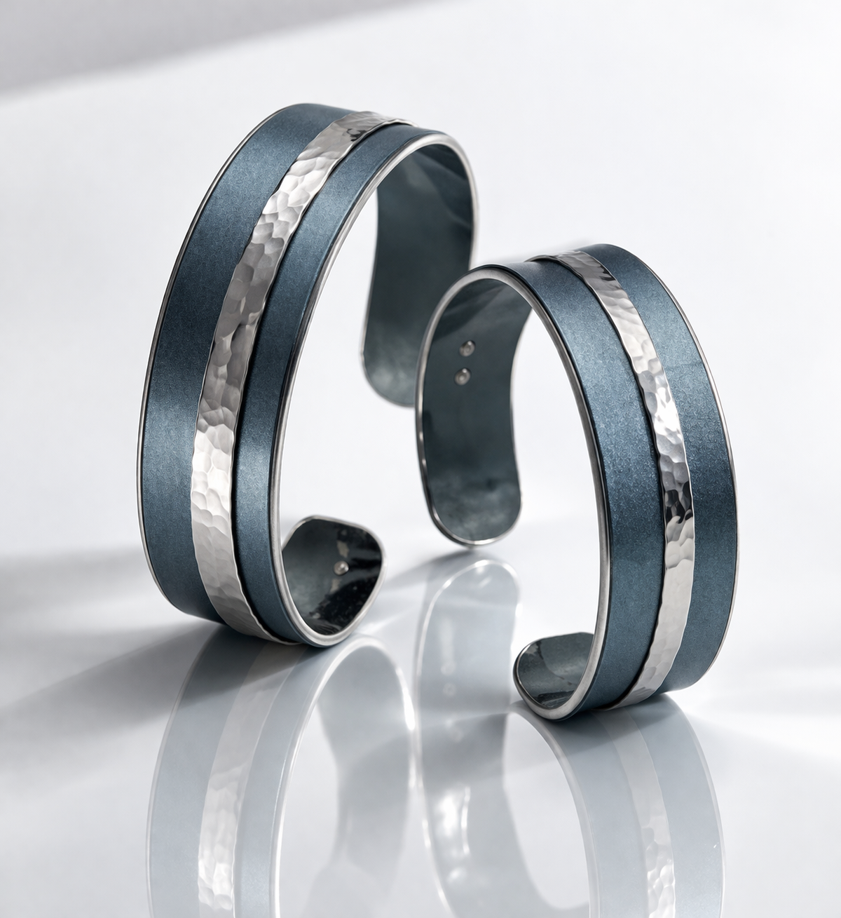 Slender Grigio Alloy Cuff with Hammered Stripe