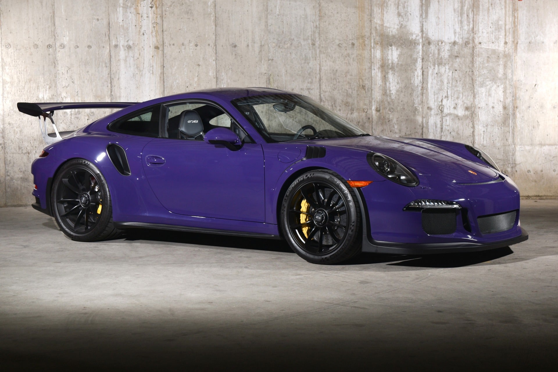 Porsche GT3 RS Flower Necklace