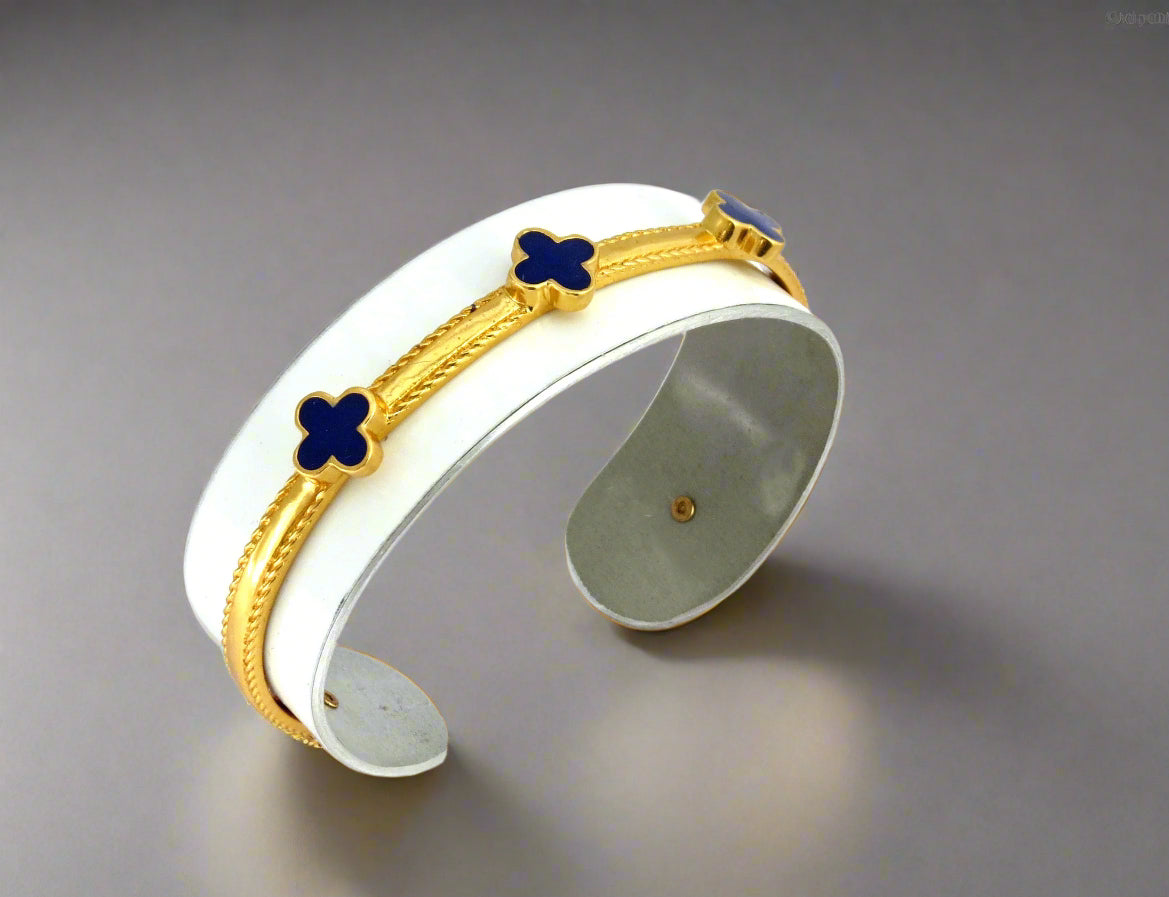 Audi R8 Clover Cuff