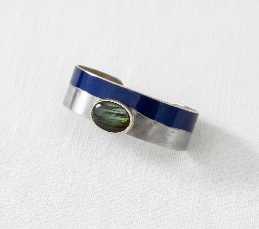 360 Modena Labradorite Cuff