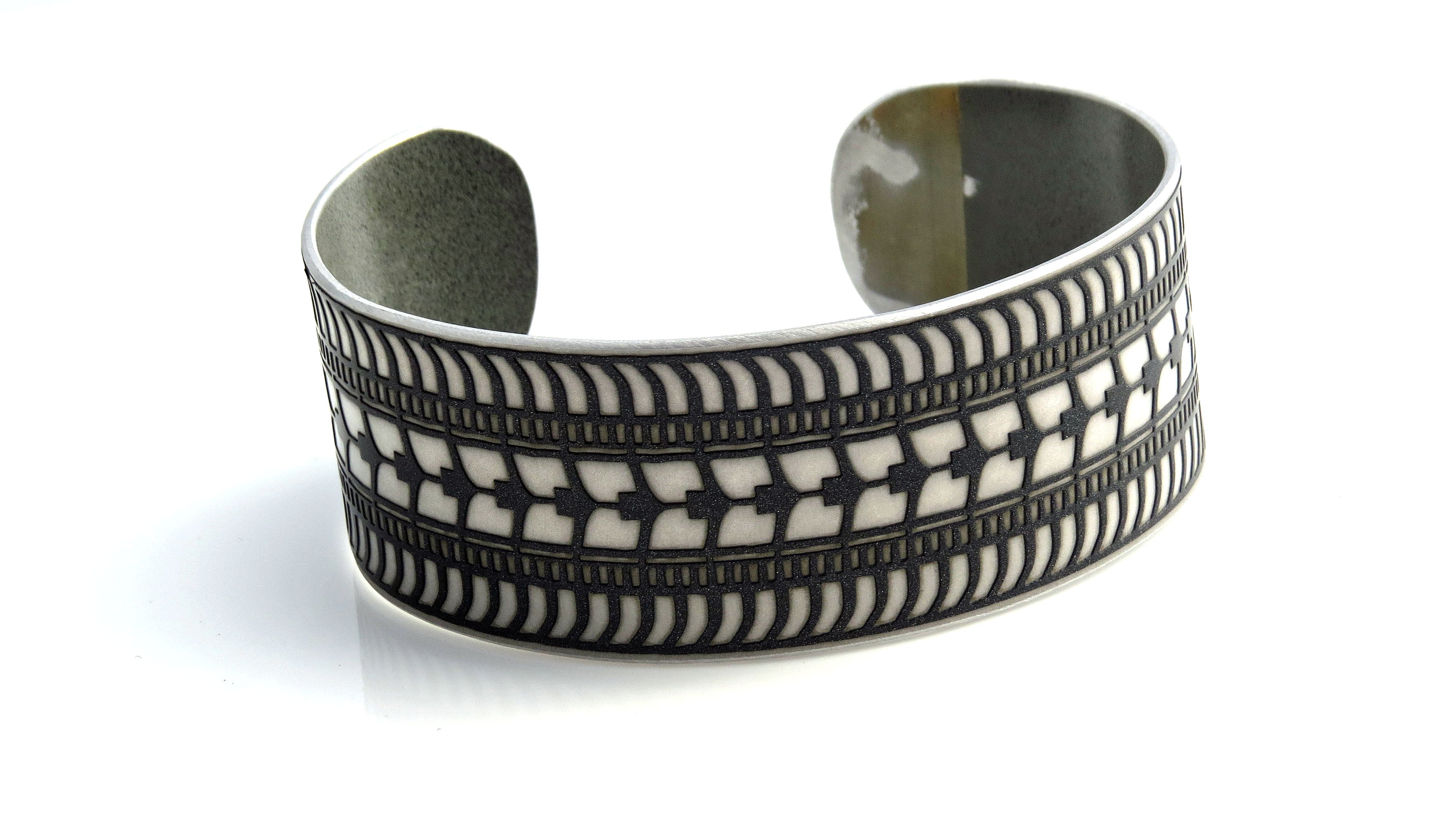 Porsche 911 Tire Tread Cuff