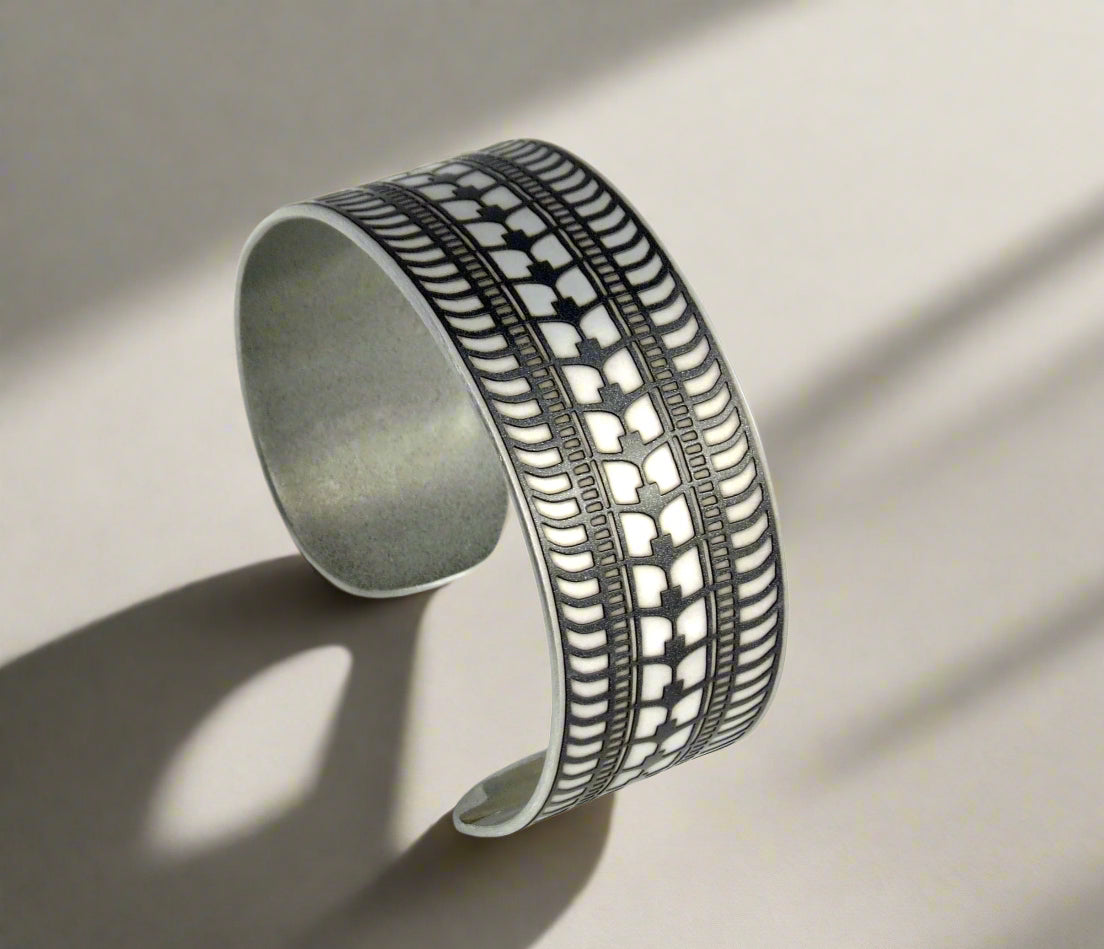 Porsche 911 Tire Tread Cuff