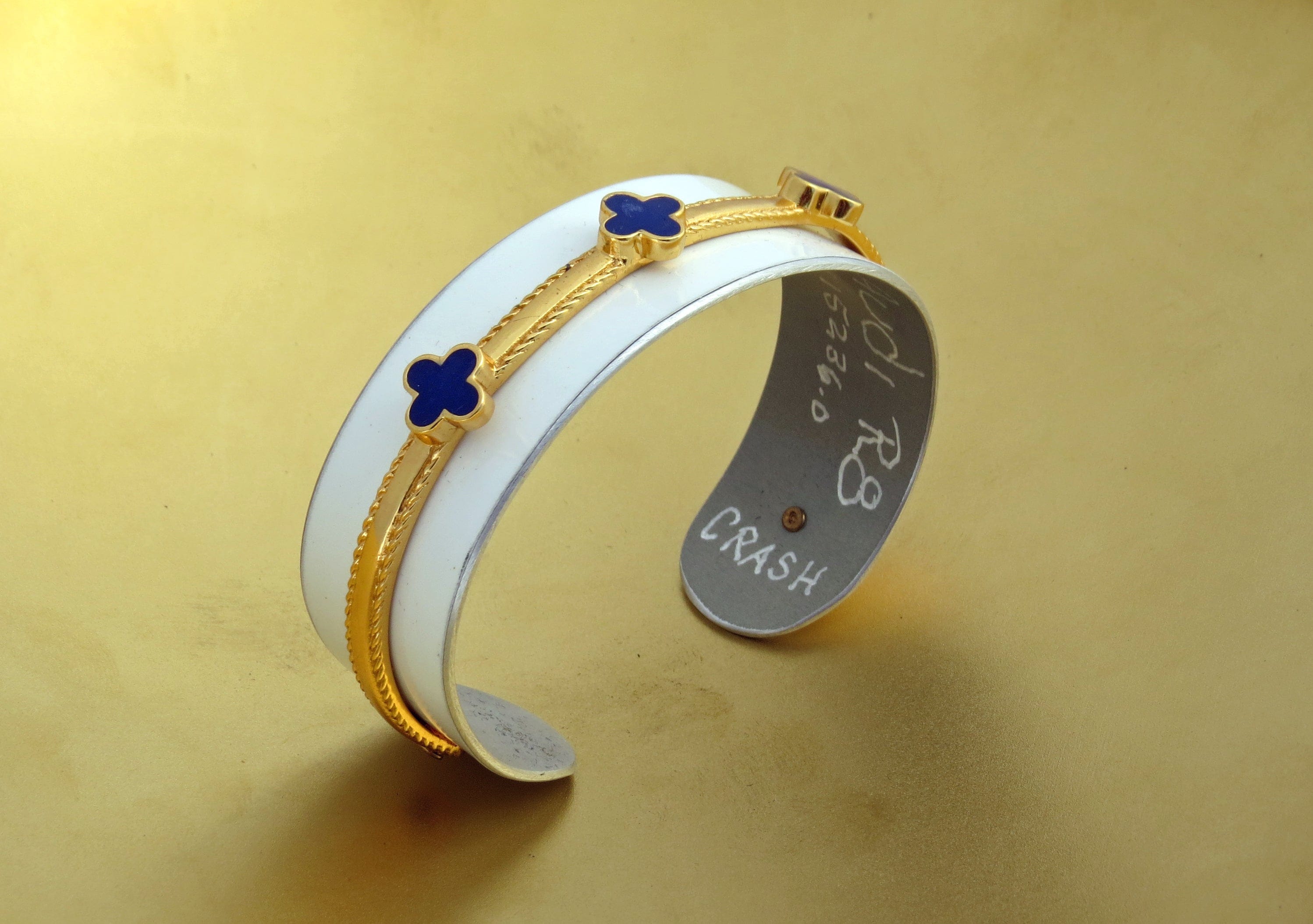 Audi R8 Clover Cuff