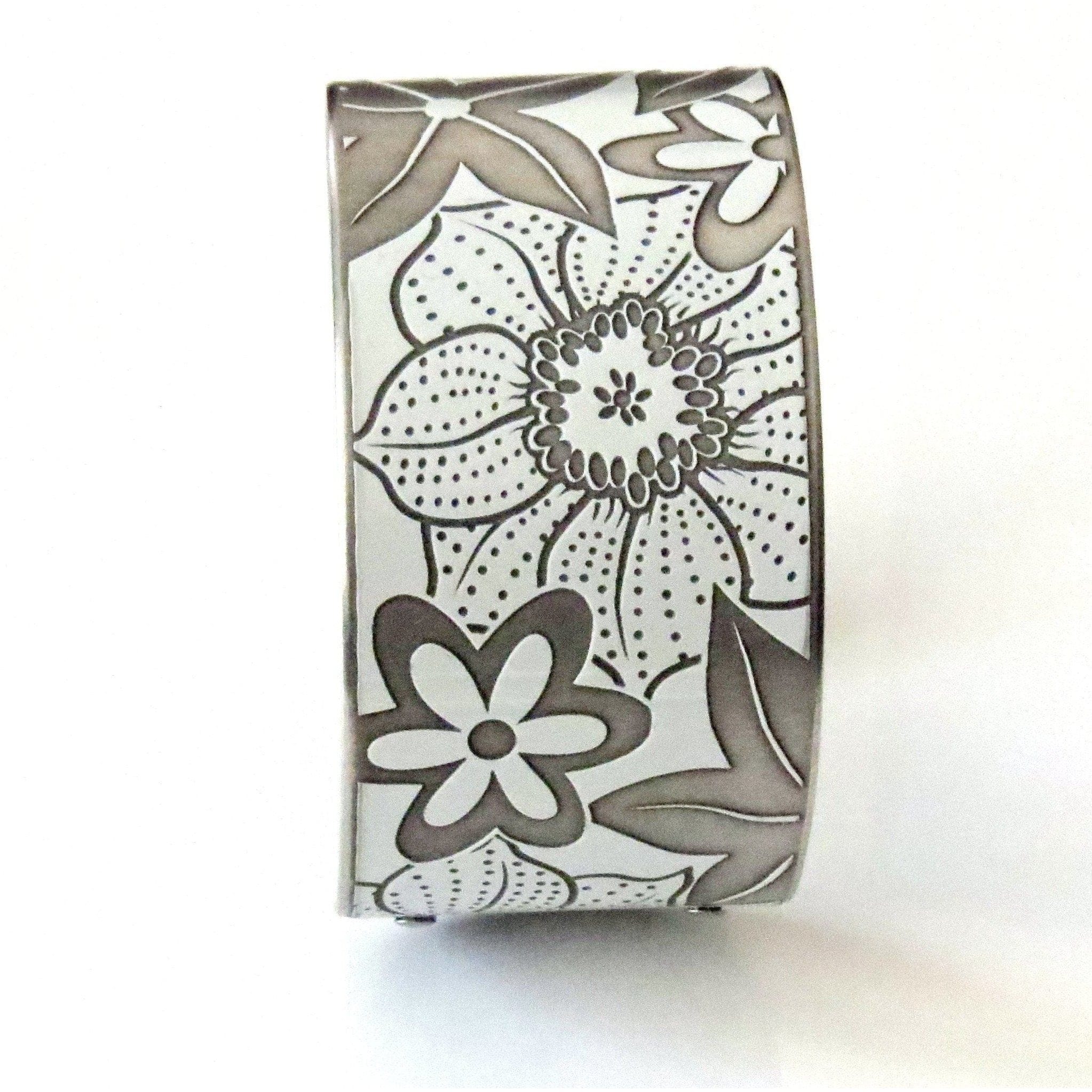 Cuffs - Porsche Flower Cuff