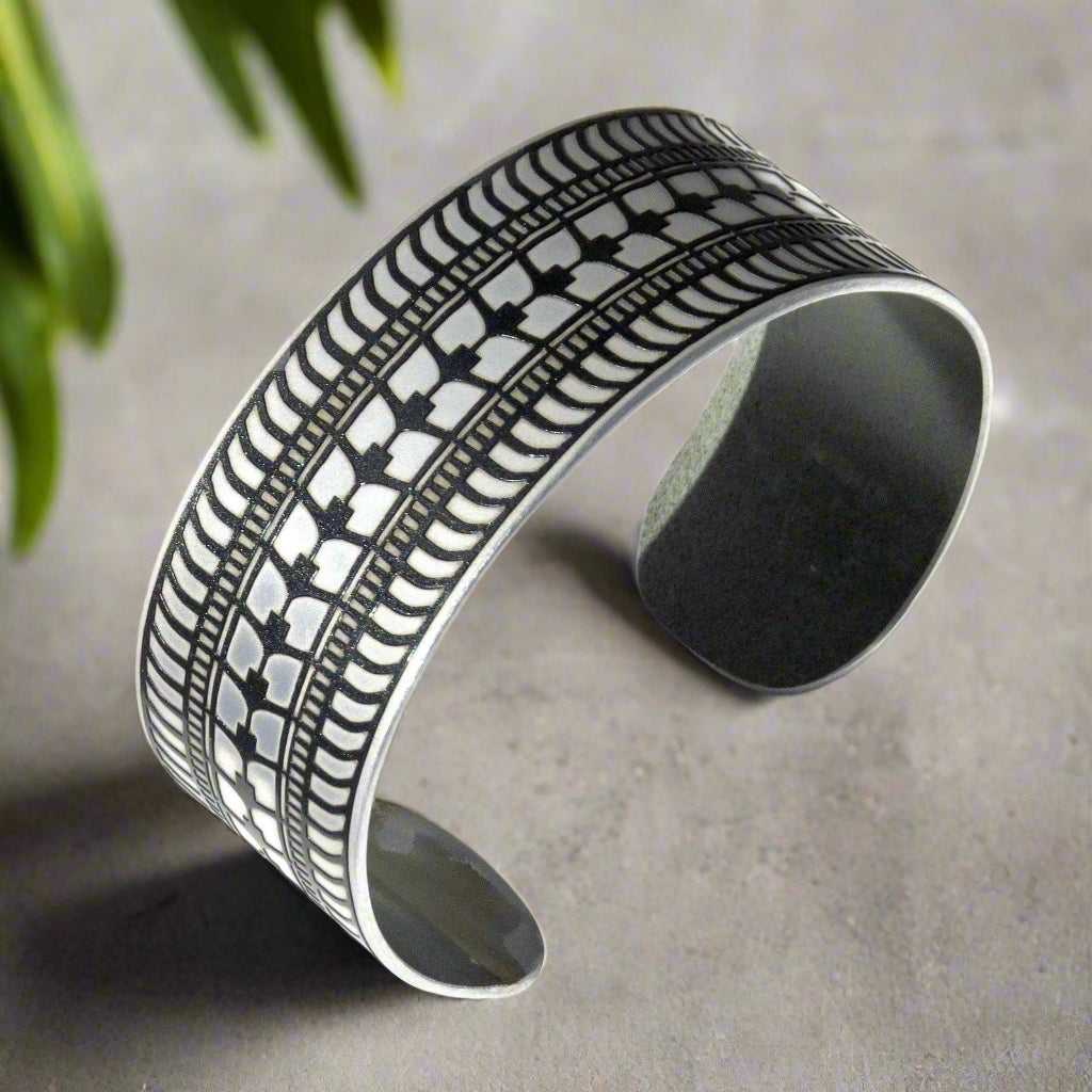 Cuffs - Porsche Panamera Tire Tread Cuff